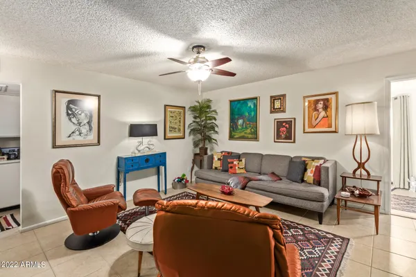 $2,500 | 12728 North 40th Place, Phoenix, AZ 85032