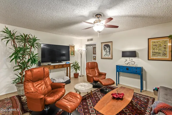 $2,500 | 12728 North 40th Place, Phoenix, AZ 85032