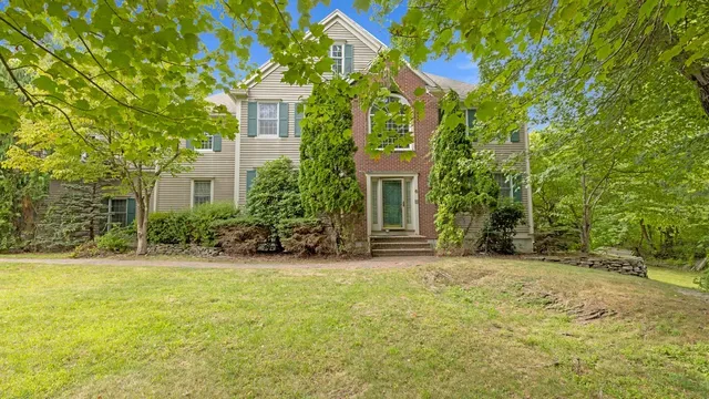 $989,900 | 6 Eastbrook Farm Road, Southborough, MA 01772