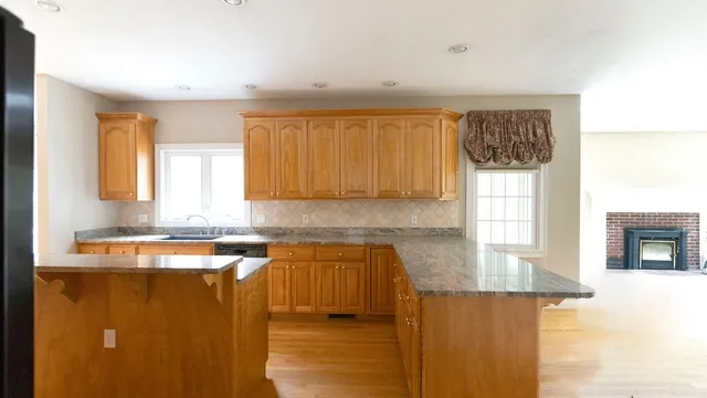 $989,900 | 6 Eastbrook Farm Road, Southborough, MA 01772