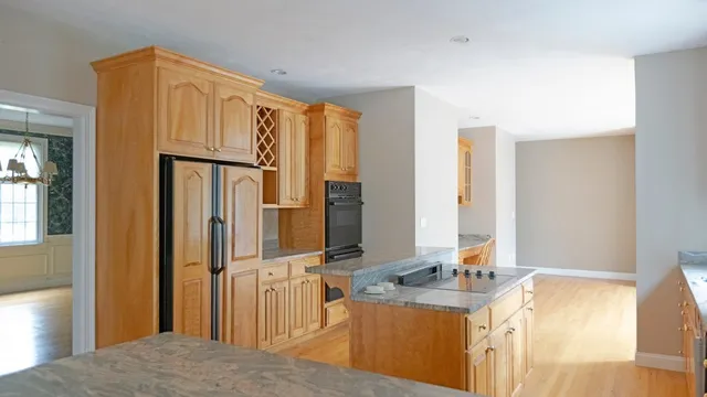 $989,900 | 6 Eastbrook Farm Road, Southborough, MA 01772