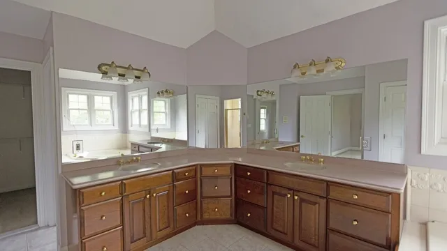 $989,900 | 6 Eastbrook Farm Road, Southborough, MA 01772