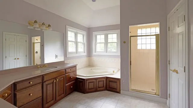 $989,900 | 6 Eastbrook Farm Road, Southborough, MA 01772