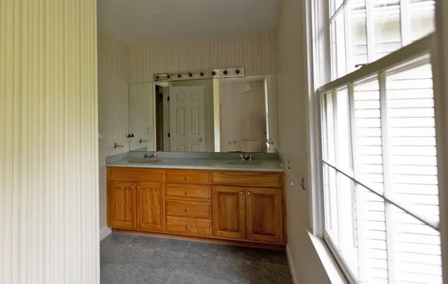 $989,900 | 6 Eastbrook Farm Road, Southborough, MA 01772