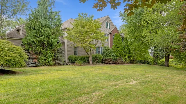 $989,900 | 6 Eastbrook Farm Road, Southborough, MA 01772