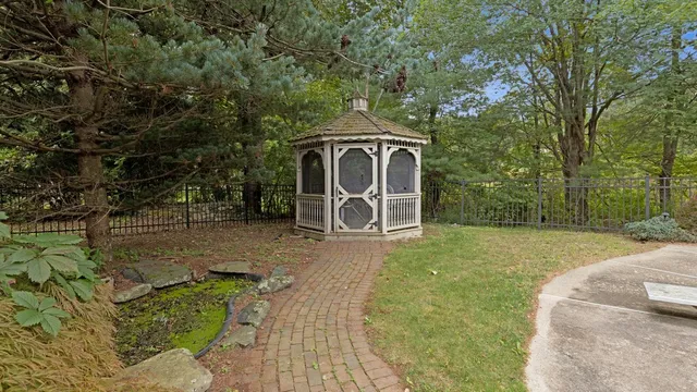 $989,900 | 6 Eastbrook Farm Road, Southborough, MA 01772