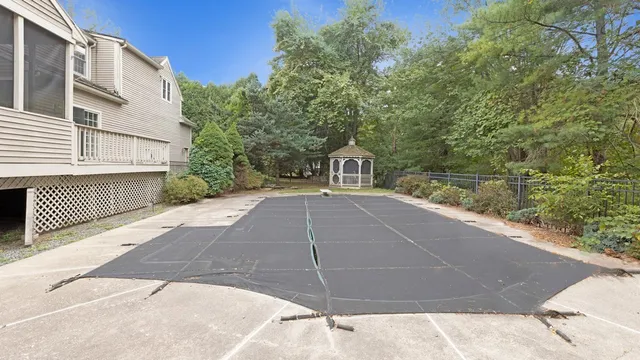 $989,900 | 6 Eastbrook Farm Road, Southborough, MA 01772