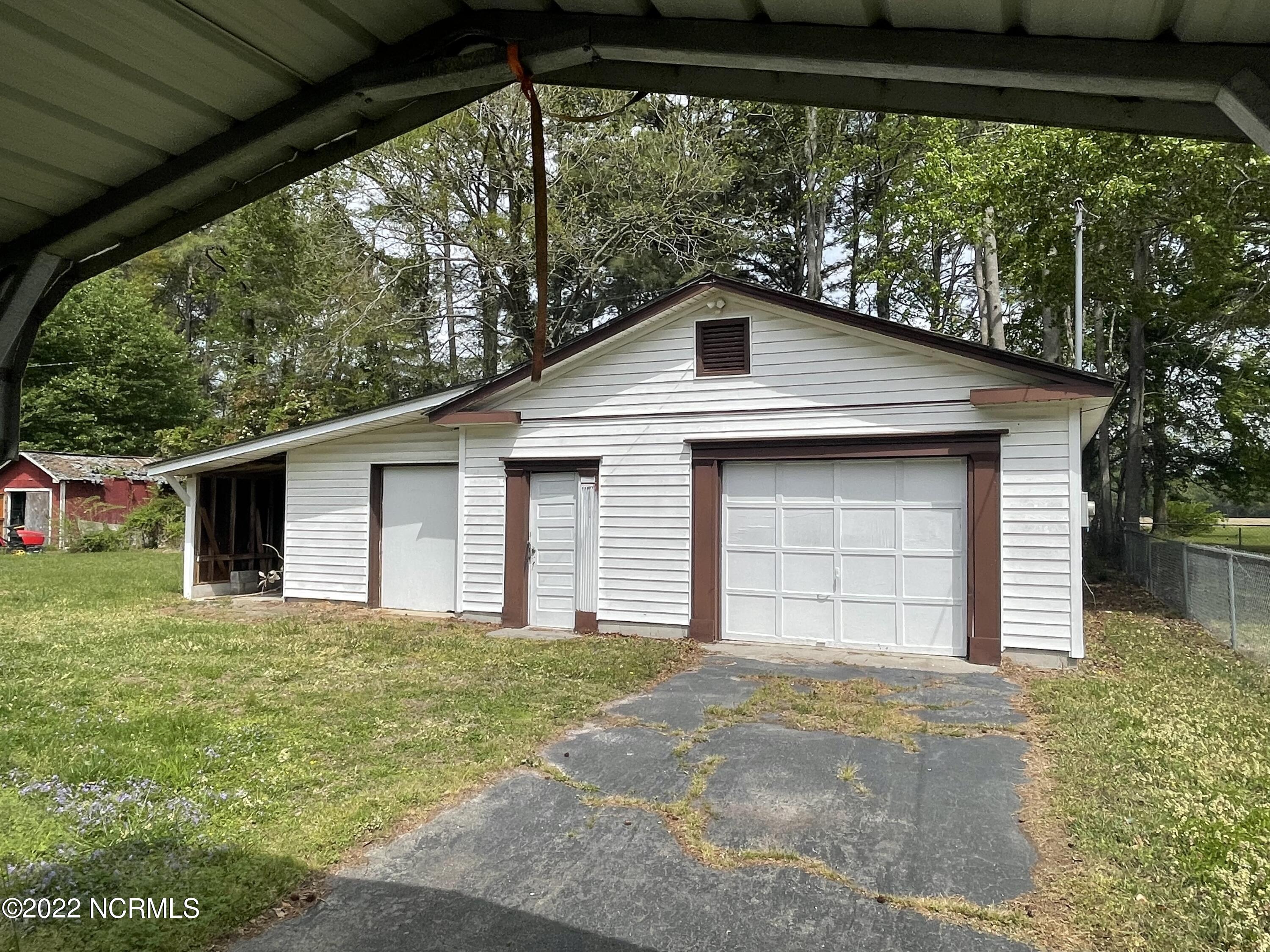 4530 Yank Road Wilson, NC 27893 - Photo 3 of 24 534B5246-3C0B-4F92-8291-E665779C33DD