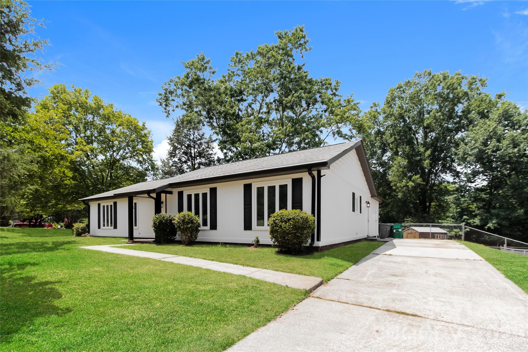 11902 5 Cedars Road Charlotte, NC 28226 - Photo 14 of 15