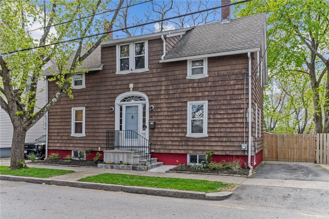 40 Ruth Avenue East Providence, RI 02916 - Photo 1 of 20 Gallery Image 1