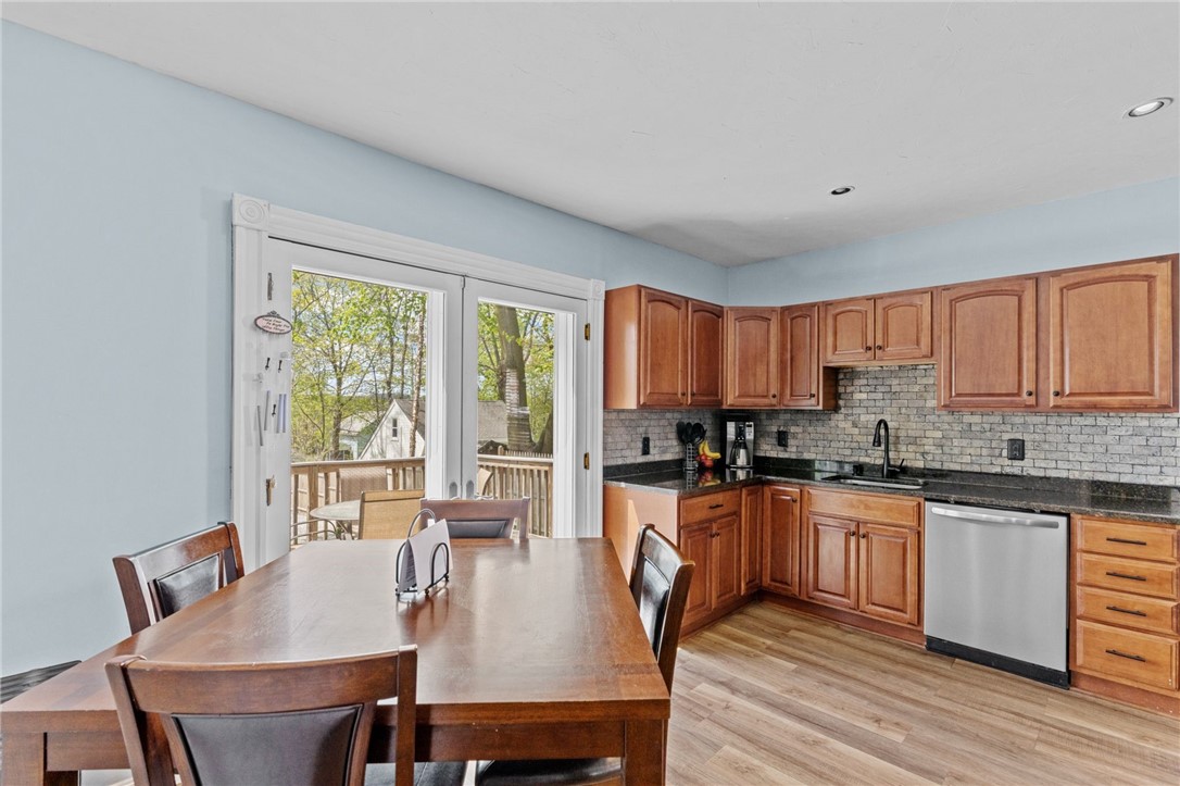 40 Ruth Avenue East Providence, RI 02916 - Photo 7 of 20 Gallery Image 7