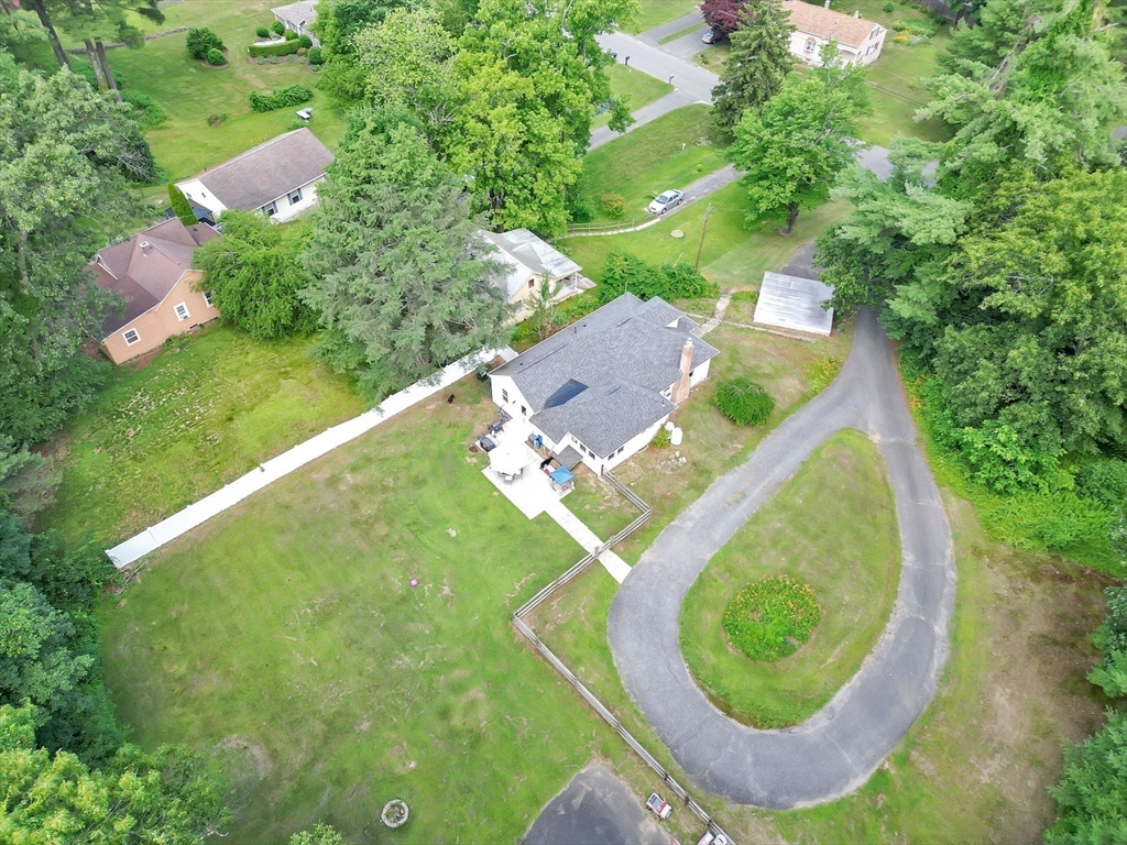 22 Manchonis Road Wilbraham, MA 01095 - Photo 3 of 32 Gallery Image 3