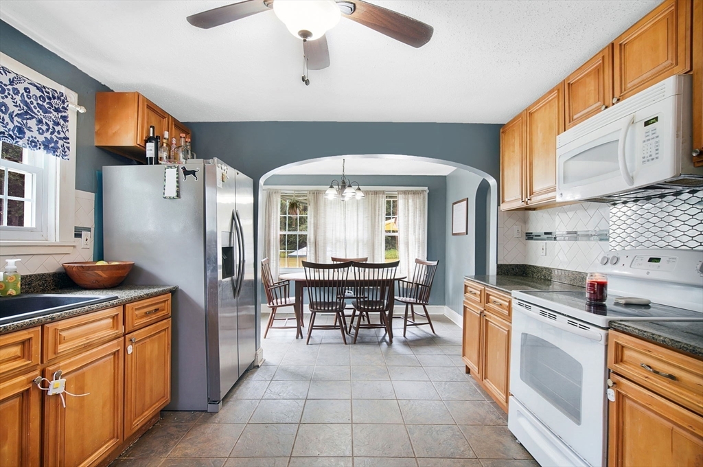 22 Manchonis Road Wilbraham, MA 01095 - Photo 7 of 32 Gallery Image 7