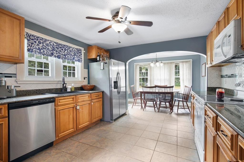 22 Manchonis Road Wilbraham, MA 01095 - Photo 8 of 32 Gallery Image 8