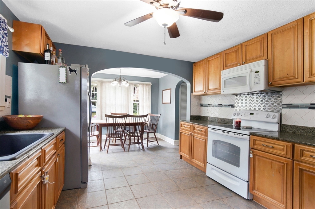 22 Manchonis Road Wilbraham, MA 01095 - Photo 9 of 32 Gallery Image 9