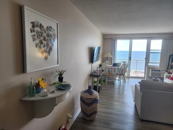 $1,500 | 9400 Atlantic Avenue, Unit 1005, Margate City, NJ 08402
