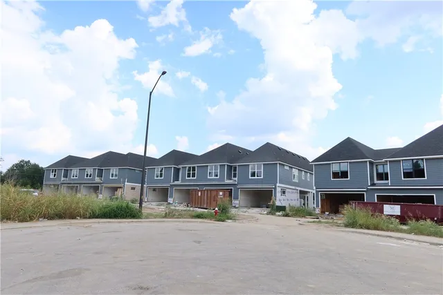 $2,900 | 2162 Big River Street, College Station, TX 77840