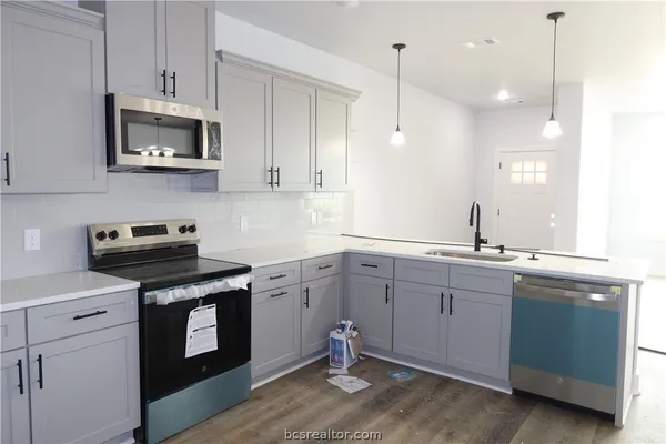 $2,700 | 2162 Big River Street, College Station, TX 77840