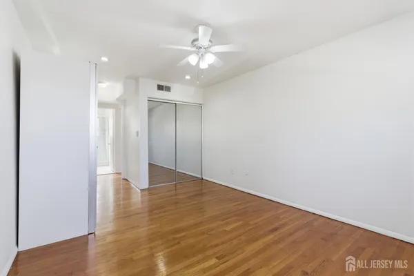 $2,300 | 161 Evergreen Road, Unit 2A, Edison, NJ 08837