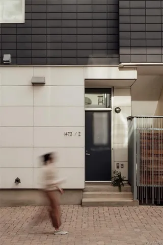 a view of entryway with a street