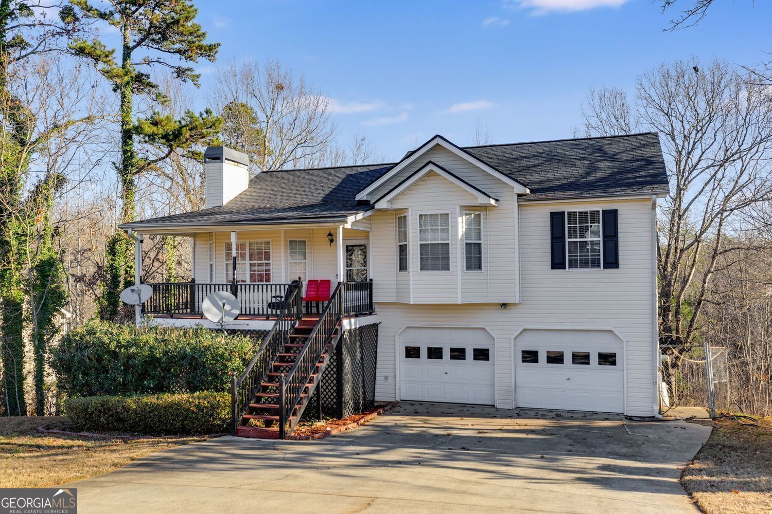 674 Fairview Drive Dallas, GA 30157 - Photo 3 of 24 a front view of a house with a porch