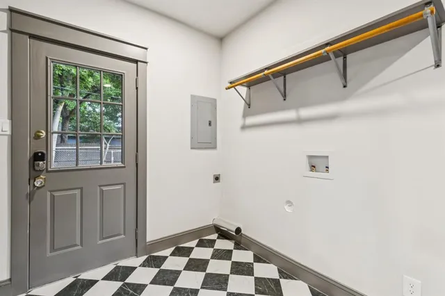 $2,400 | 810 South Montclair Avenue, Dallas, TX 75208