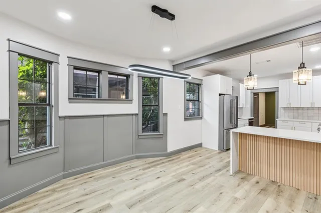 $2,400 | 810 South Montclair Avenue, Dallas, TX 75208