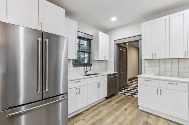 $2,400 | 810 South Montclair Avenue, Dallas, TX 75208