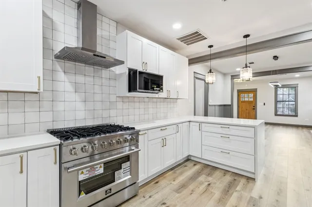 $2,400 | 810 South Montclair Avenue, Dallas, TX 75208