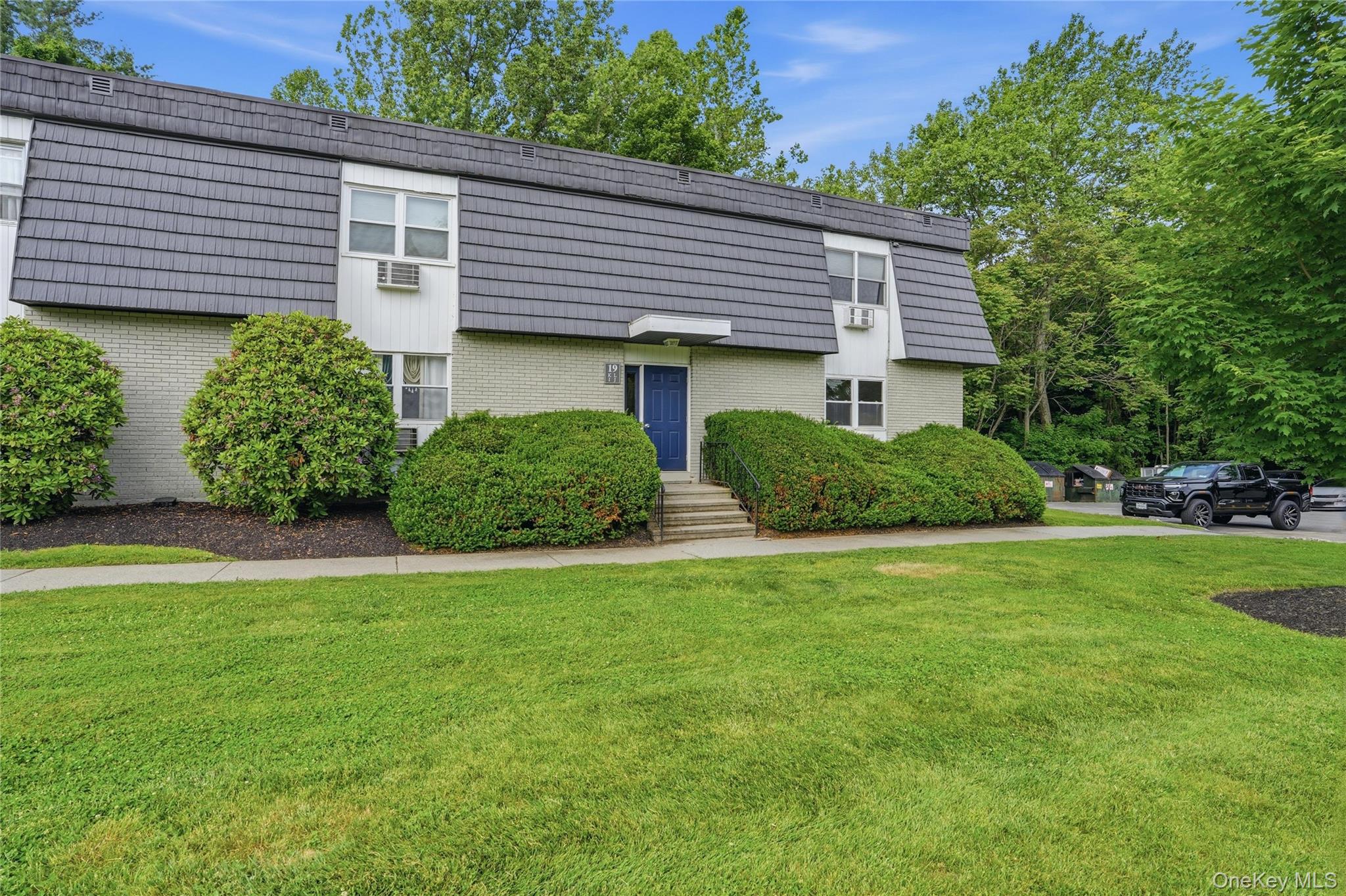 19 White Gate Road, Unit J Wappingers Falls, NY 12590 - Photo 2 of 20