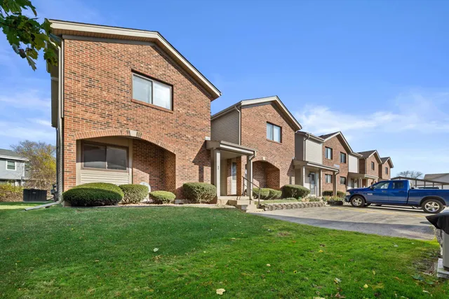 $275,000 | 5632 Cambridge Lane, Unit 1, Mount Pleasant, WI 53406