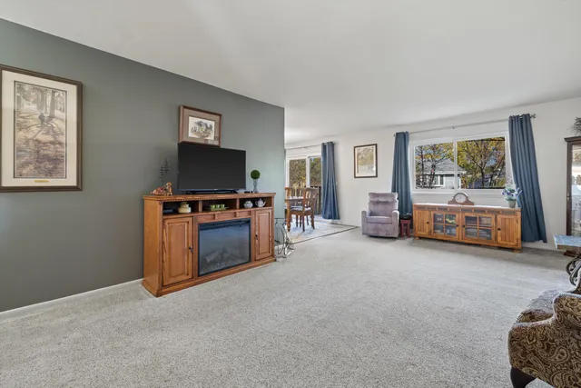 $275,000 | 5632 Cambridge Lane, Unit 1, Mount Pleasant, WI 53406