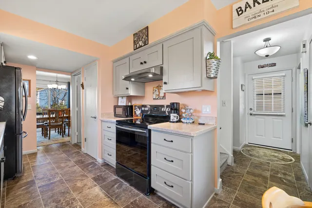 $275,000 | 5632 Cambridge Lane, Unit 1, Mount Pleasant, WI 53406