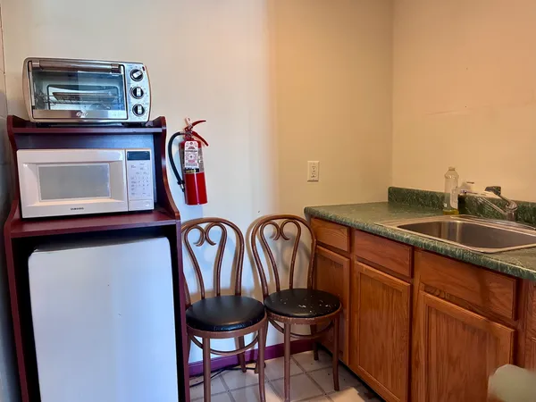 $299,900 | 122 West Page Street, Sycamore, IL 60178
