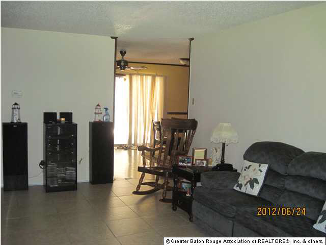 16515 Hamilton Avenue Baton Rouge, LA 70819 - Photo 3 of 12 Gallery Image 3