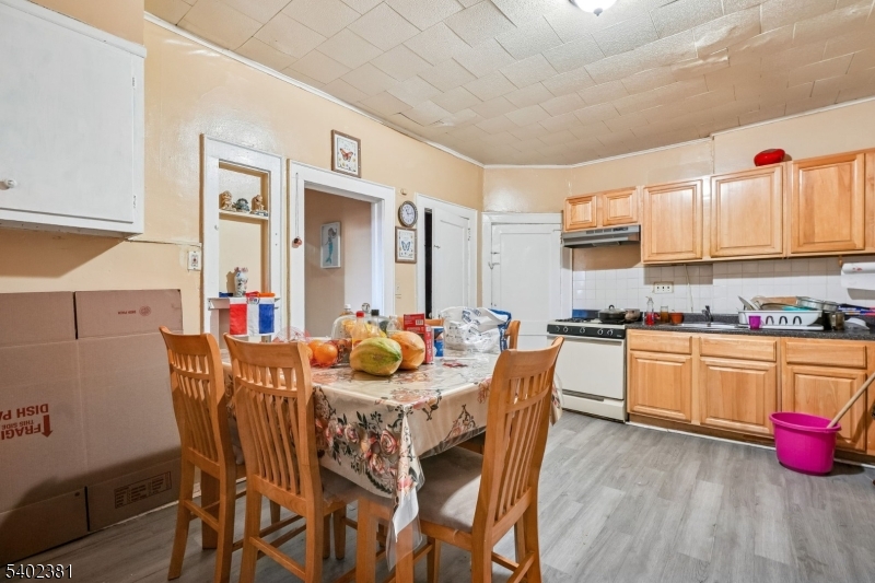 181 Pierson Street Orange, NJ 07050 - Photo 17 of 19