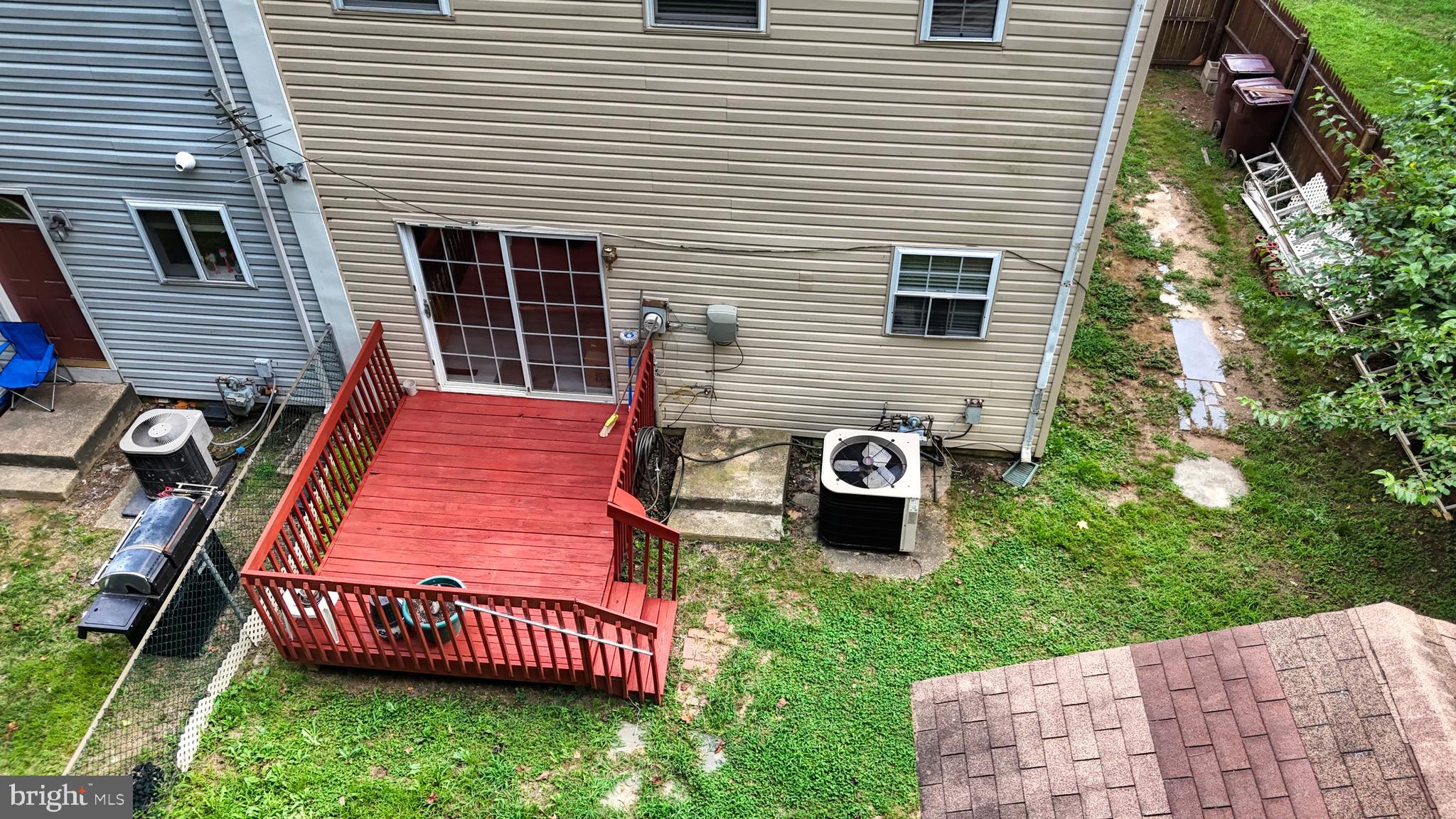 13 Teal Circle Newark, DE 19702 - Photo 27 of 29 a front view of a house with a garden