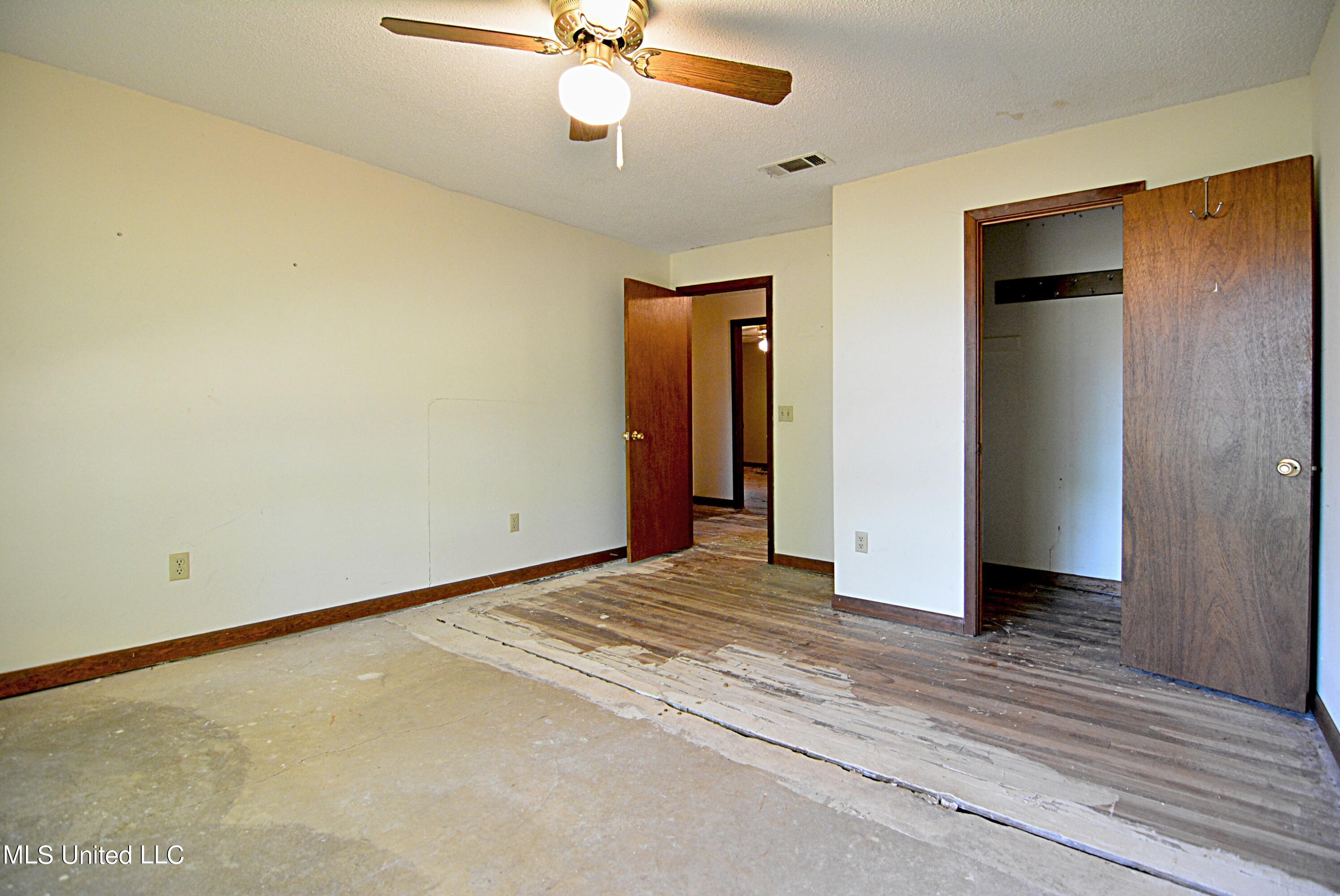 5290 Sycamore Road Coldwater, MS 38618 - Photo 19 of 32 Bedroom 3