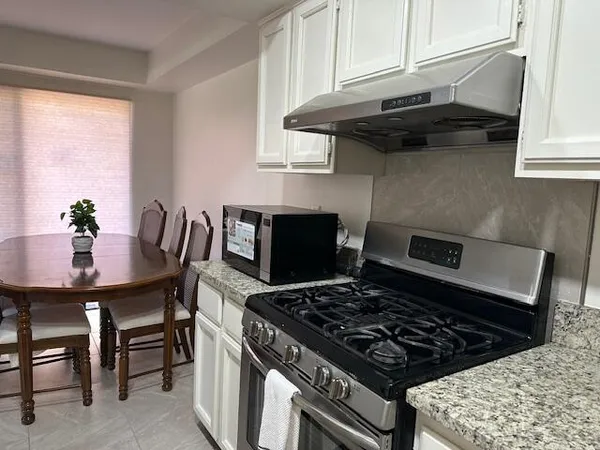 $280,000 | 301 Meadow Bridge Drive, Rochester Hills, MI 48307