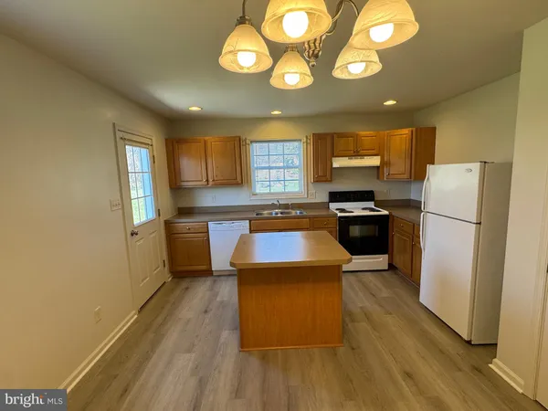 $1,300 | 145 Fayette Street, Fayetteville, PA 17222