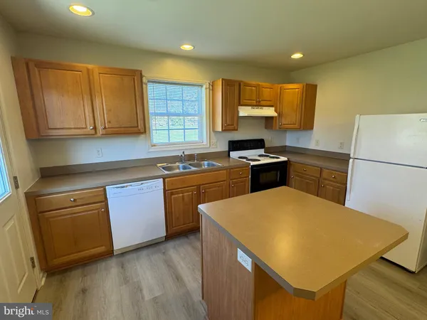 $1,300 | 145 Fayette Street, Fayetteville, PA 17222