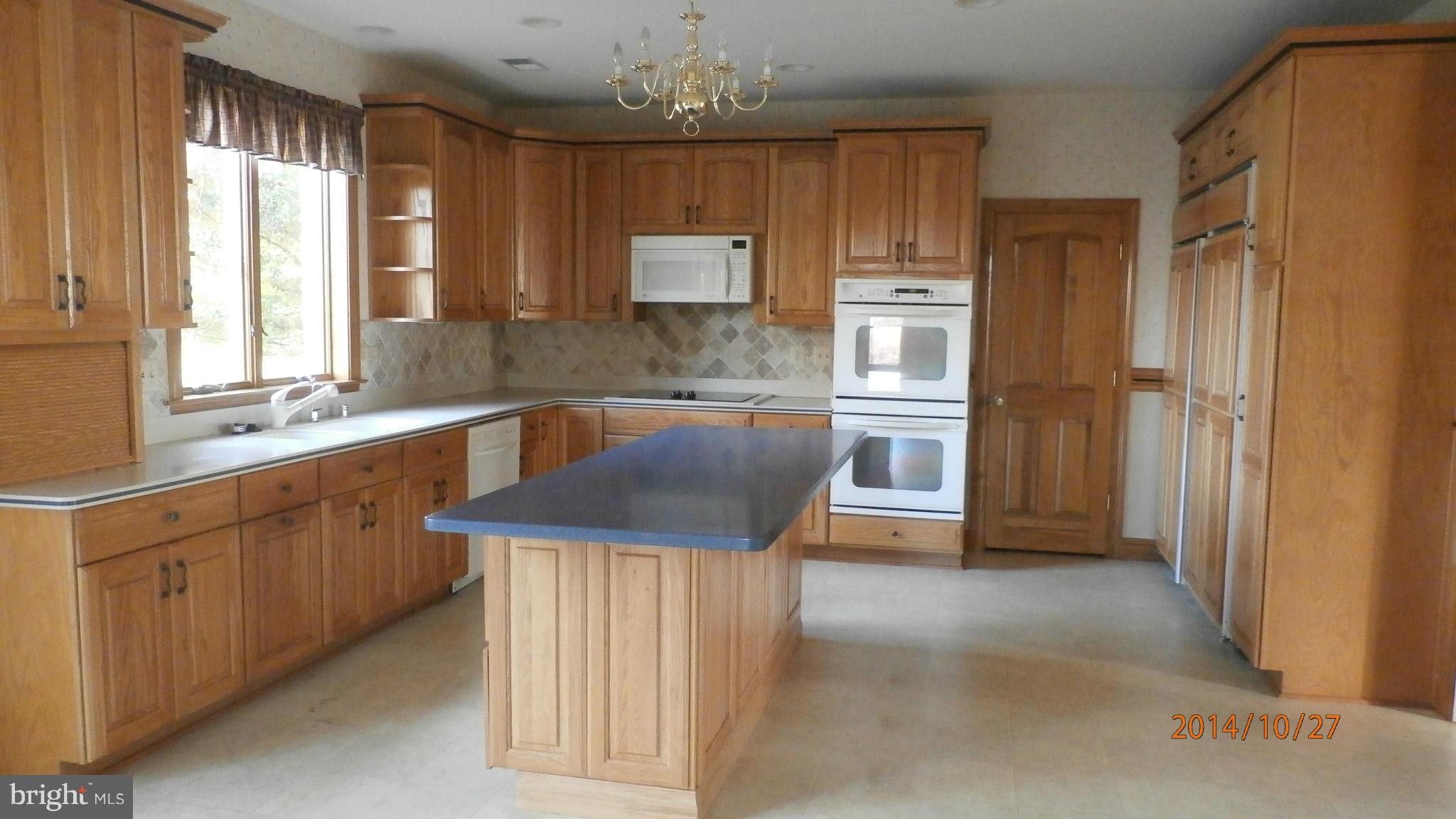 935 Stone Chapel Road Westminster, MD 21157 - Photo 5 of 30 Kitchen