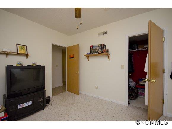 41 Vehorn Road Fairview, NC 28730 - Photo 17 of 19 Gallery Image 17