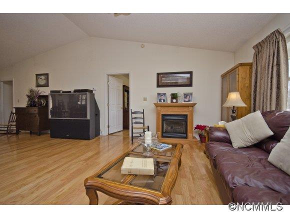 41 Vehorn Road Fairview, NC 28730 - Photo 5 of 19 Gallery Image 5
