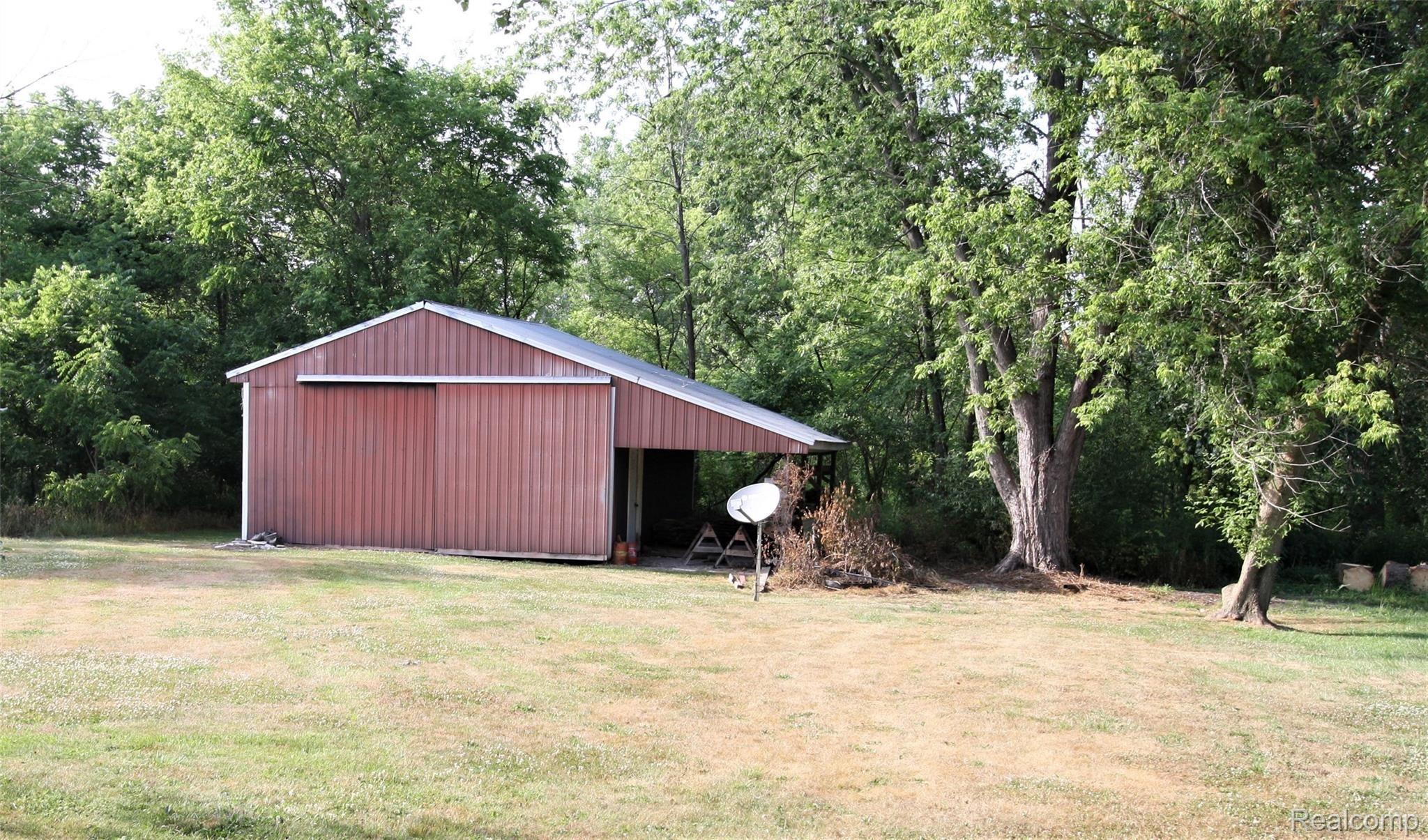 8322 Coldwater Road Flushing, MI 48433 - Photo 11 of 30 IMG_1898.JPG