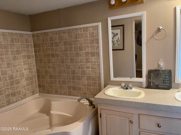 $1,000 | 114 Rendezvous Road, Unit A, Scott, LA 70583