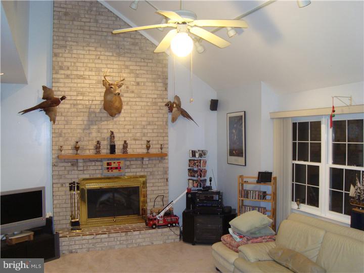 132 Woodland Road Newark, DE 19702 - Photo 9 of 21 Family Room