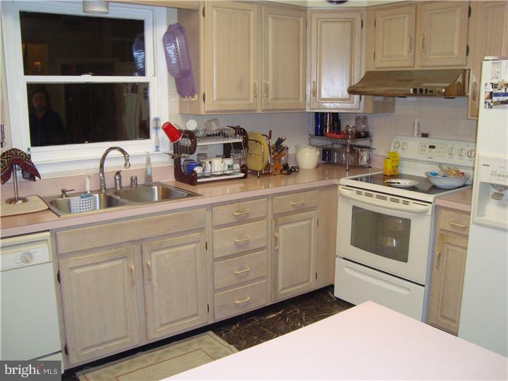132 Woodland Road Newark, DE 19702 - Photo 10 of 21 Kitchen