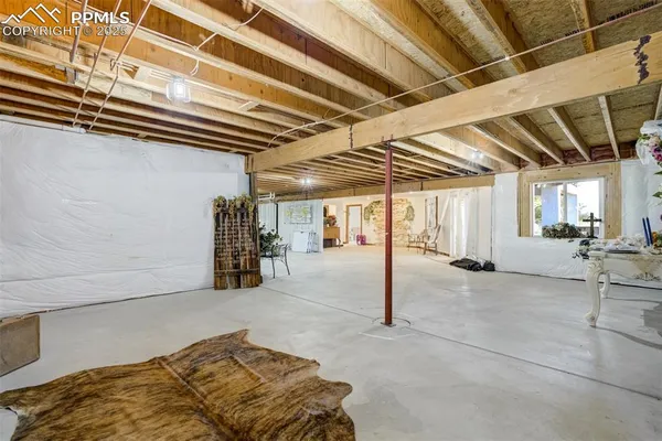 a view of a garage