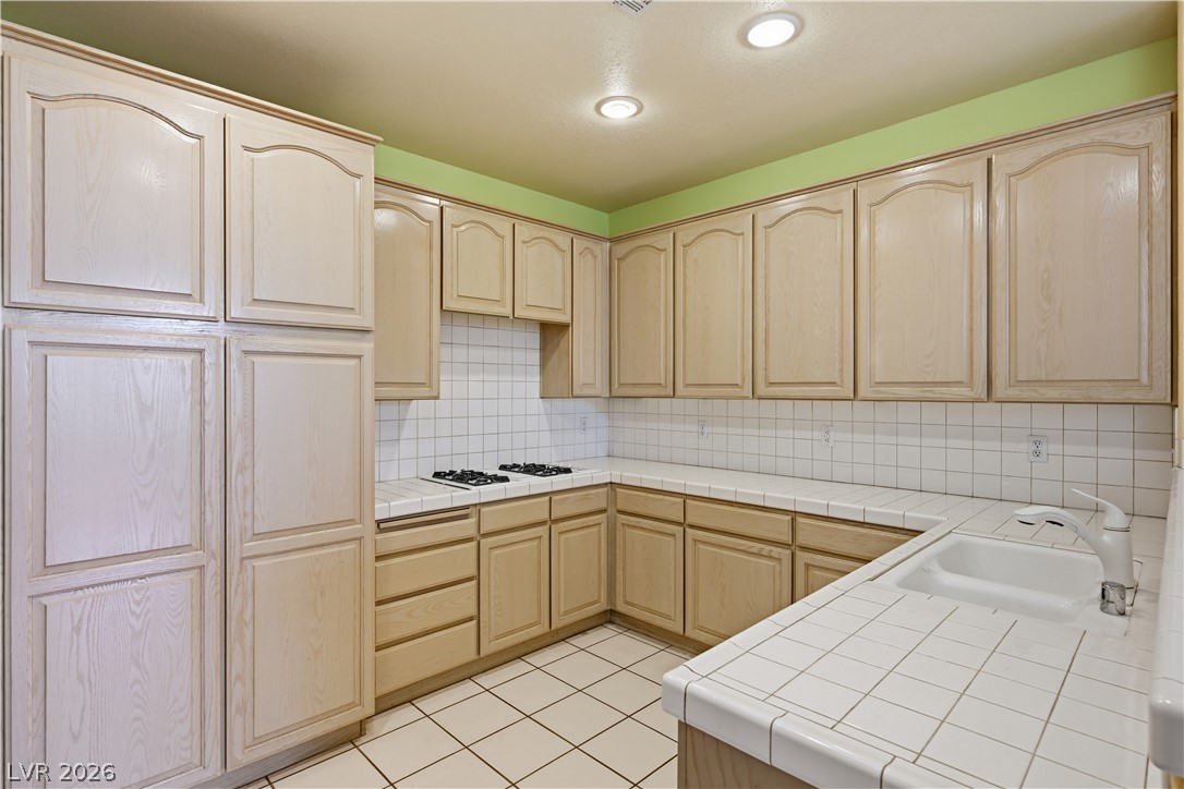 9236 Eagle Ridge Drive Las Vegas, NV 89134 - Photo 19 of 47